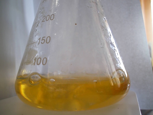 /flt/ai-titration/raw/commit/a1a039210463633acad5795df727cdc2f92f7cd9/Picture_Train/data/train/yellow/1710925234.jpg