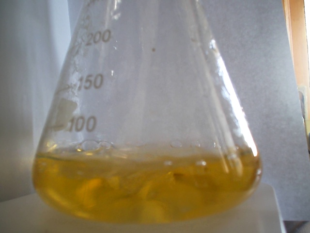 /flt/ai-titration/raw/commit/a1a039210463633acad5795df727cdc2f92f7cd9/Picture_Train/data/train/yellow/1710925296.jpg