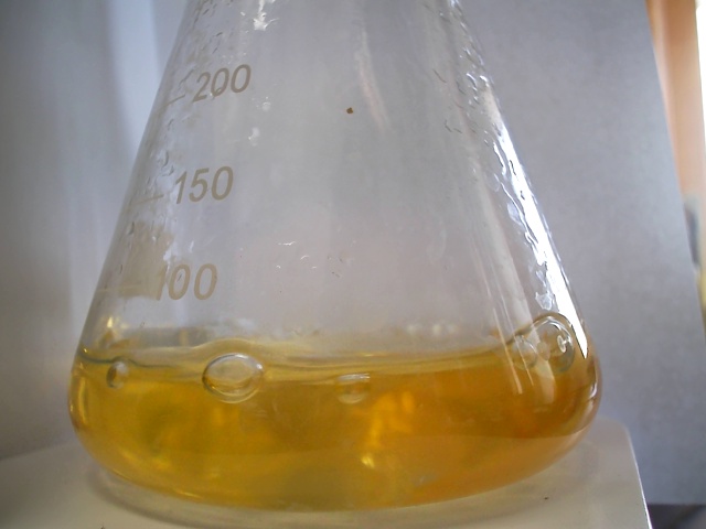 /flt/ai-titration/raw/commit/a1a039210463633acad5795df727cdc2f92f7cd9/Picture_Train/data/train/yellow/1710925491.jpg