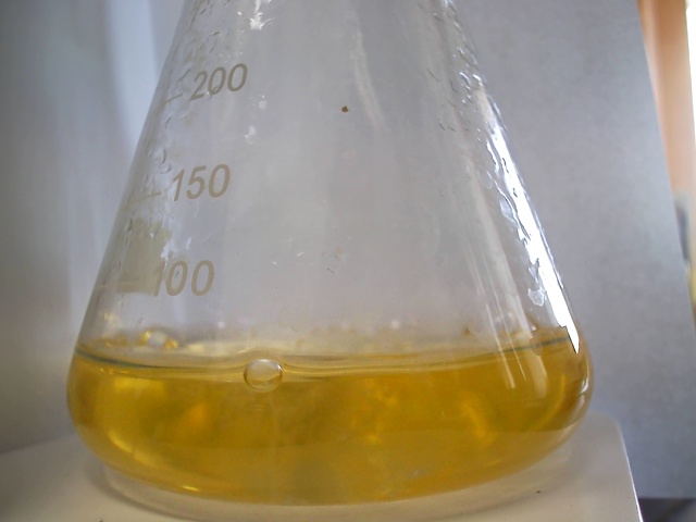 /flt/ai-titration/raw/commit/a1a039210463633acad5795df727cdc2f92f7cd9/Picture_Train/data/train/yellow/1710925493.jpg
