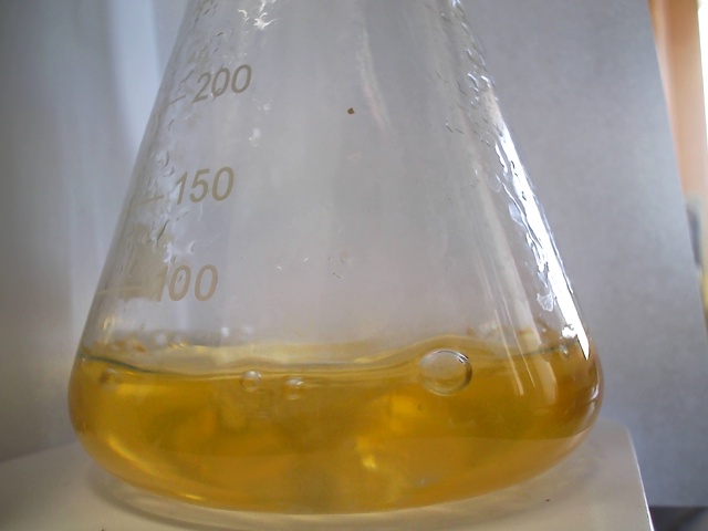 /flt/ai-titration/raw/commit/a1a039210463633acad5795df727cdc2f92f7cd9/Picture_Train/data/train/yellow/1710925497.jpg