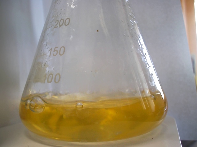/flt/ai-titration/raw/commit/a1a039210463633acad5795df727cdc2f92f7cd9/Picture_Train/data/train/yellow/1710925499.jpg