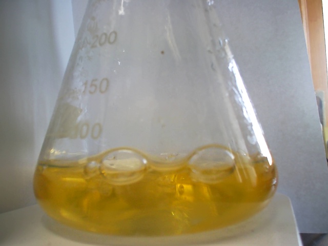 /flt/ai-titration/raw/commit/a1a039210463633acad5795df727cdc2f92f7cd9/Picture_Train/data/train/yellow/1710925563.jpg