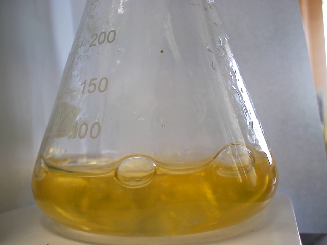 /flt/ai-titration/raw/commit/a1a039210463633acad5795df727cdc2f92f7cd9/Picture_Train/data/train/yellow/1710925565.jpg
