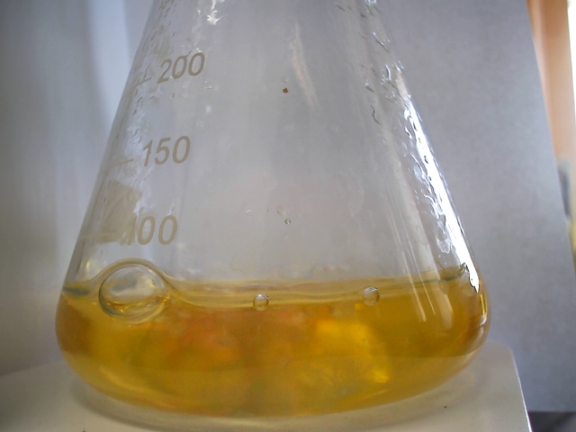 /flt/ai-titration/raw/commit/a1a039210463633acad5795df727cdc2f92f7cd9/Picture_Train/data/train/yellow/1710925567.jpg