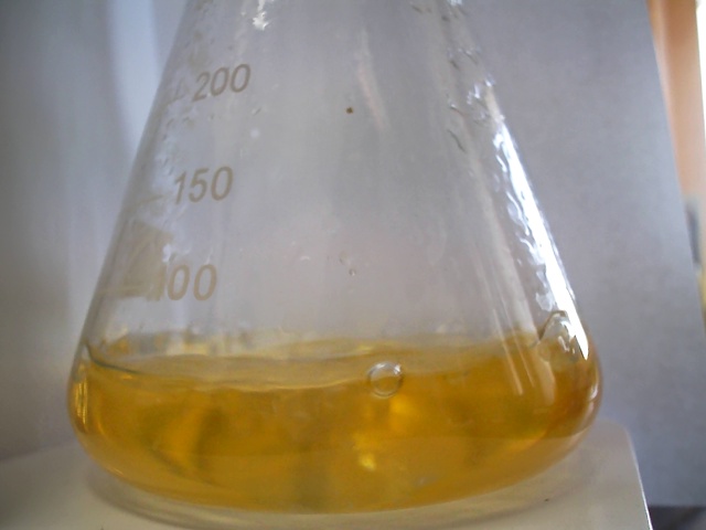 /flt/ai-titration/raw/commit/a1a039210463633acad5795df727cdc2f92f7cd9/Picture_Train/data/train/yellow/1710925572.jpg